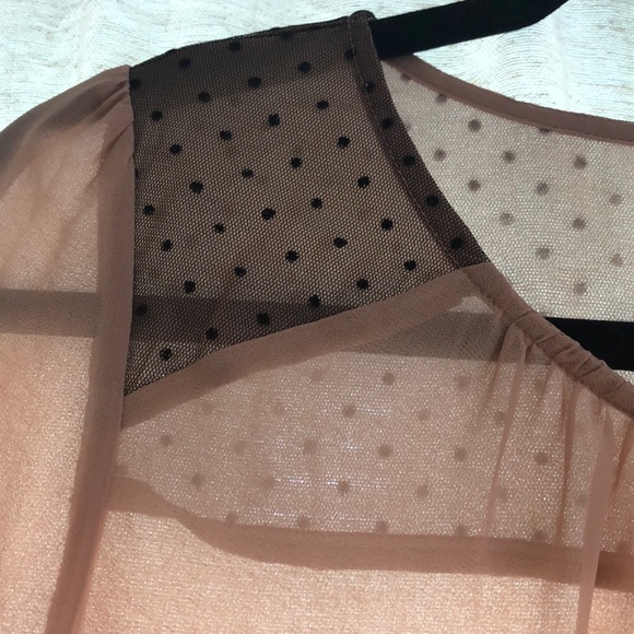 Sheer long sleeve top with button details - Picture 4 of 5